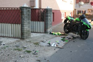Slika Fotografije/Opcenite fotografije/Prometne nesrece/motocikl2.jpg